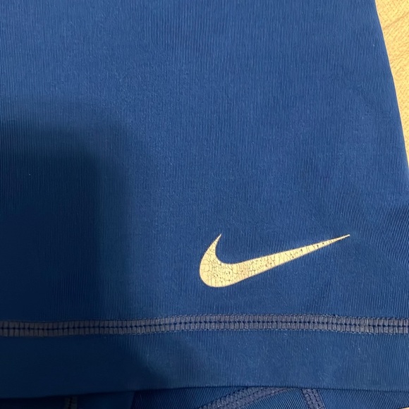 Nike pro shorts - Picture 3 of 4
